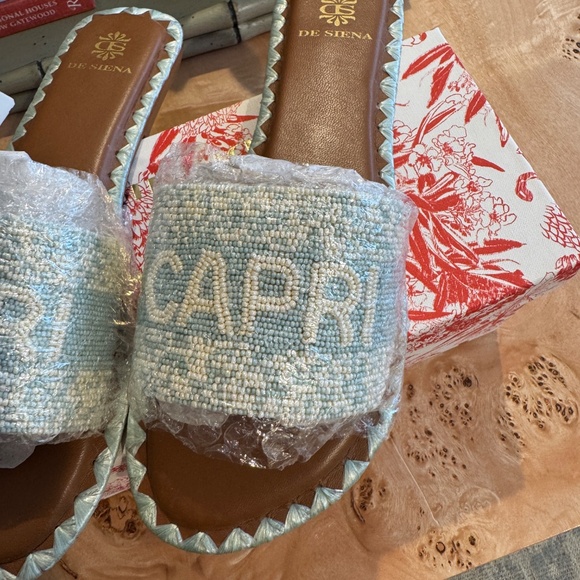 NEW IN BOX NIB De Siena Sky Light Blue Beaded Capri Slide Sandal, Size 41 - Picture 2 of 5